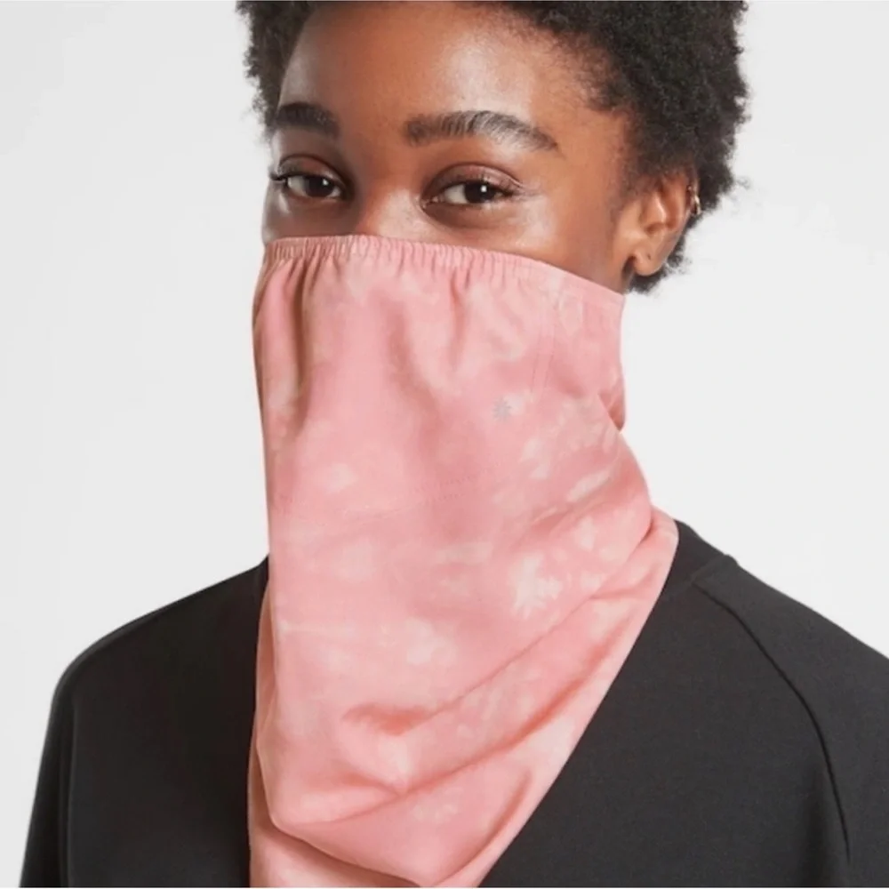 Athleta Made to Move Gaiter Face Covering size M/L Pink Tie Dye